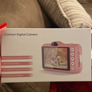 BRAND NEW KIDS CAMERA IN PINK - great gift for a girl